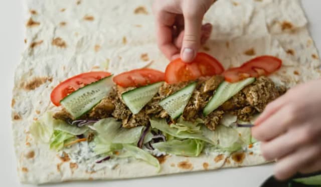 Ile kalorii ma kebab wegetariański? Zaskakujące wartości odżywcze! Ile kalorii ma kebab wegetariański? Zaskakujące wartości odżywcze!
