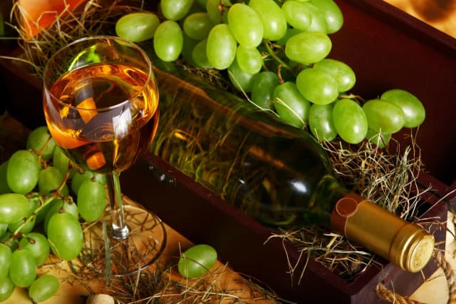 Czy wino jest wegańskie? Odkryj, co może cię zaskoczyć Czy wino jest wegańskie? Odkryj, co może cię zaskoczyć