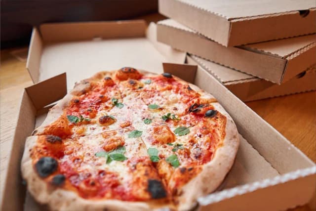 Ile kalorii ma pizza wegetariańska? Zaskakujące różnice w kaloriach Ile kalorii ma pizza wegetariańska? Zaskakujące różnice w kaloriach