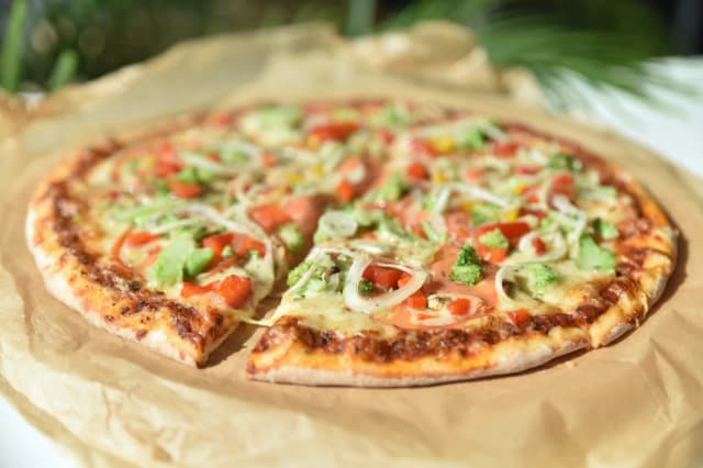 Najlepsze dodatki do pizzy wegetariańskiej, które zaskoczą Twoje kubki smakowe Najlepsze dodatki do pizzy wegetariańskiej, które zaskoczą Twoje kubki smakowe